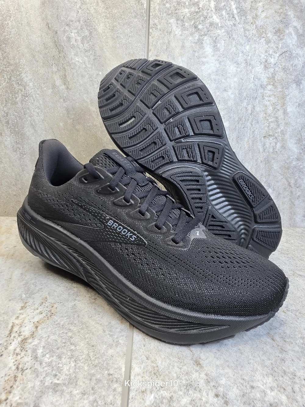 Brooks Ghost 17 Women's Running Training Shoes Size 8.5 Wide Triple Black EUC